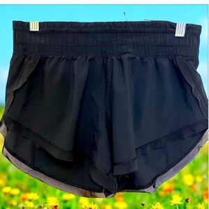 Lululemon Black Hotty Hot‎ Short II 2.5” Liner Athletic Running Shorts Sz 4 flaw